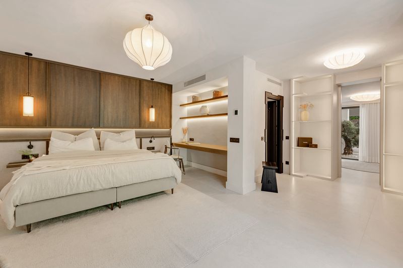Villa Reformada de 5 Dormitorios en Nueva Andalucía, Marbella