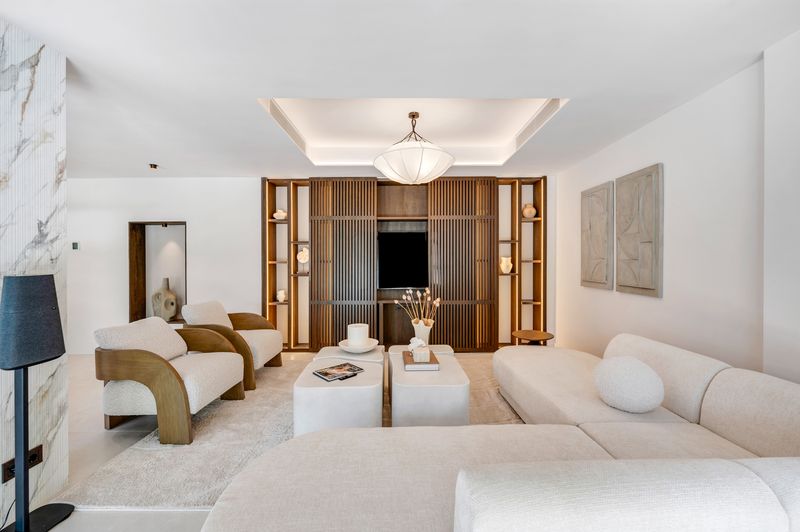 Villa Reformada de 5 Dormitorios en Nueva Andalucía, Marbella