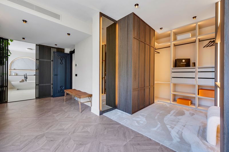 Villa Reformada de 5 Dormitorios en Nueva Andalucía, Marbella