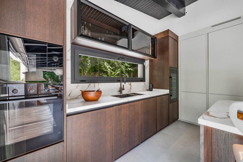 Villa Reformada de 5 Dormitorios en Nueva Andalucía, Marbella