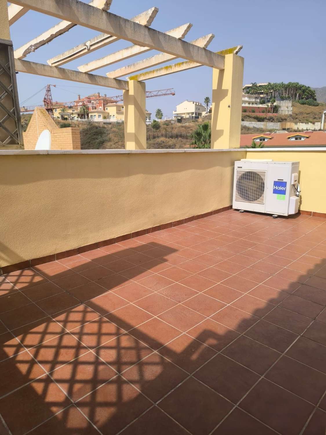 Alquiler de ático dúplex en Benalmádena (larga temporada)