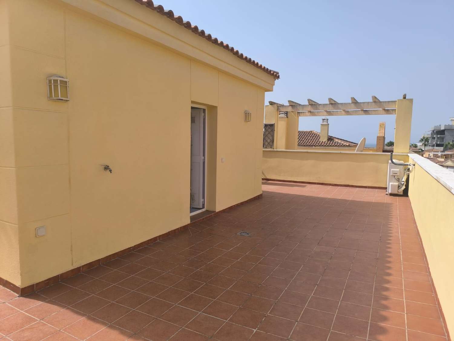 Alquiler de ático dúplex en Benalmádena (larga temporada)