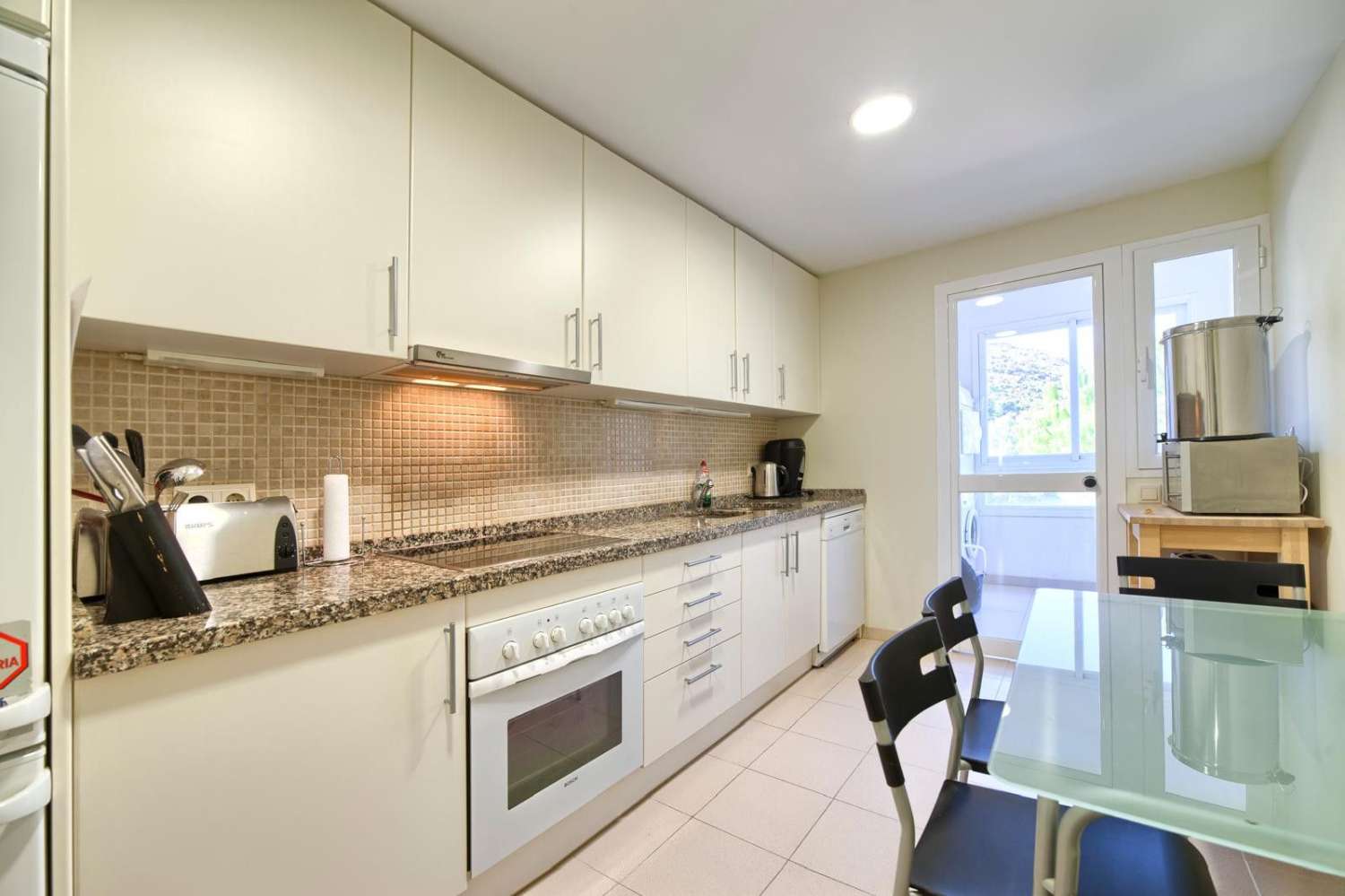 Amplio apartamento con vistas al mar y al golf en Benahavís