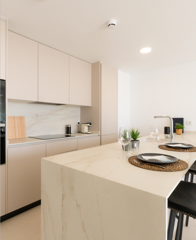 Apartamento a Estrenar Amueblado de 2 Dormitorios en Fuengirola, Costa del Sol