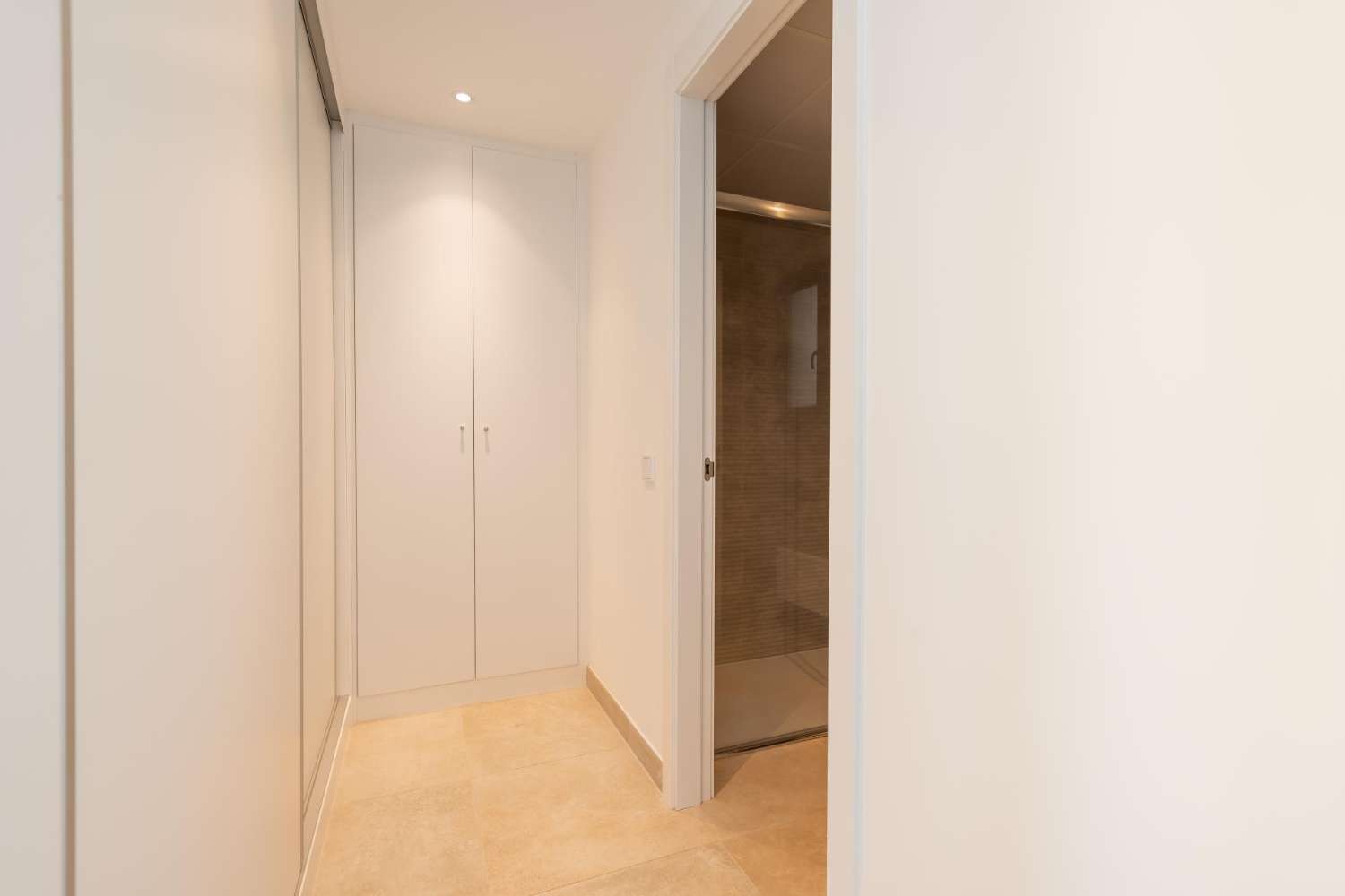 Apartamento en Planta Baja con Vistas al Mar en Fuengirola