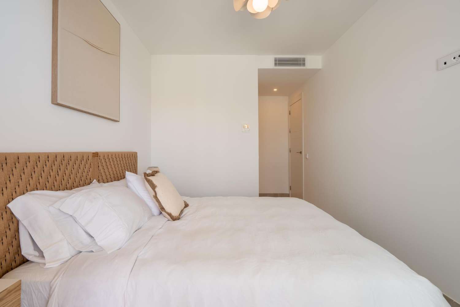 Apartamento en Planta Baja con Vistas al Mar en Fuengirola