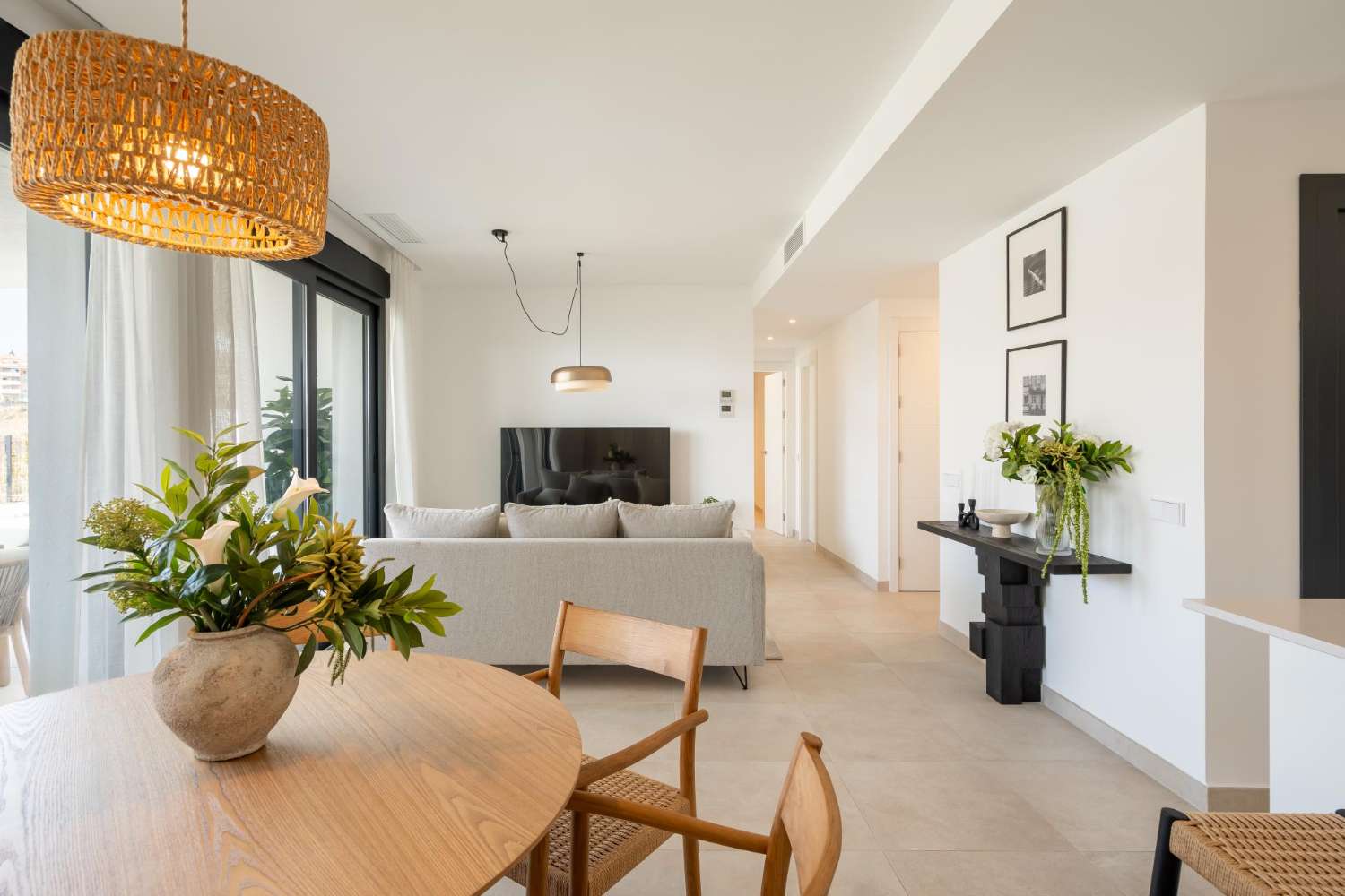 Apartamento en Planta Baja con Vistas al Mar en Fuengirola