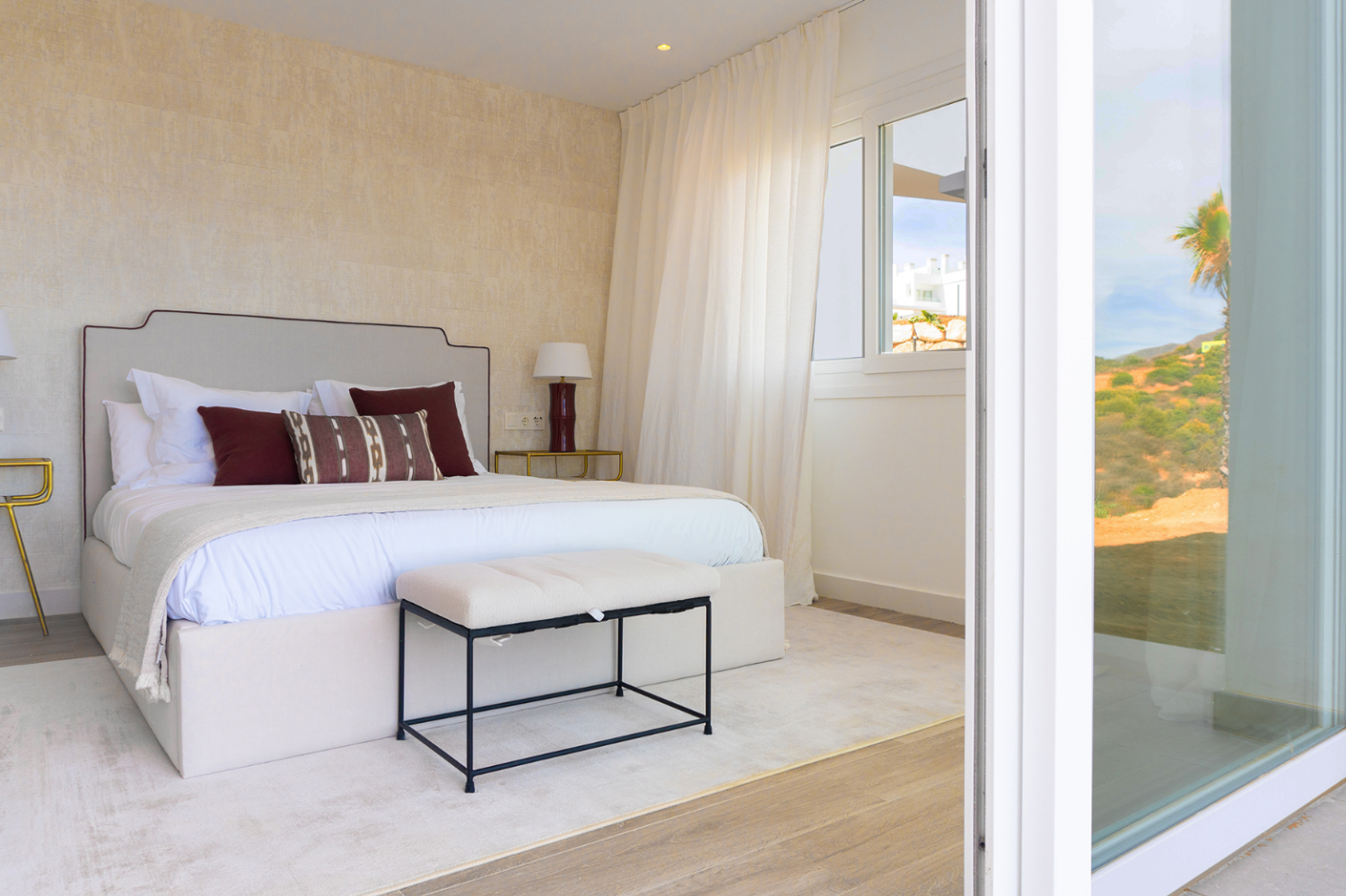 La nueva residencia sigue creciendo, Casares