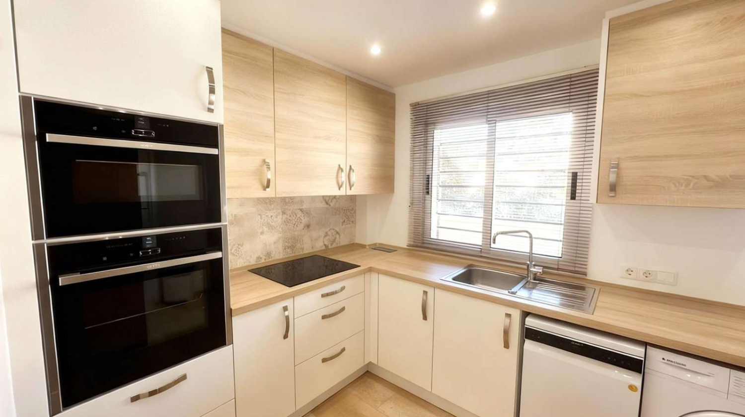 Ainutlaatuinen tilaisuus Fuengirolan Paseo Marítimon sydämessä!