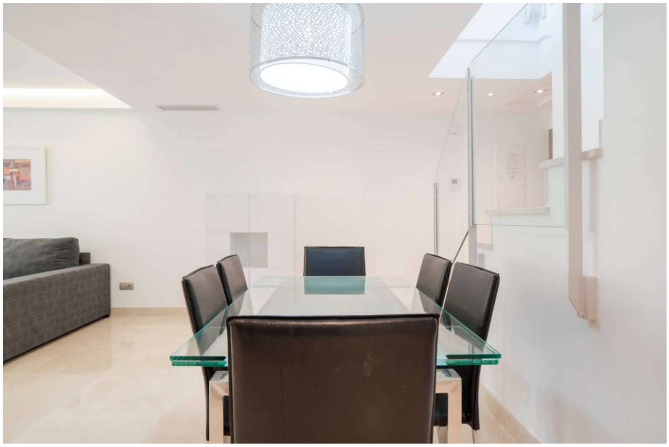 Kaunis 3 makuuhuoneen asunto Nueva Alcántarassa, muutaman metrin päässä rannasta