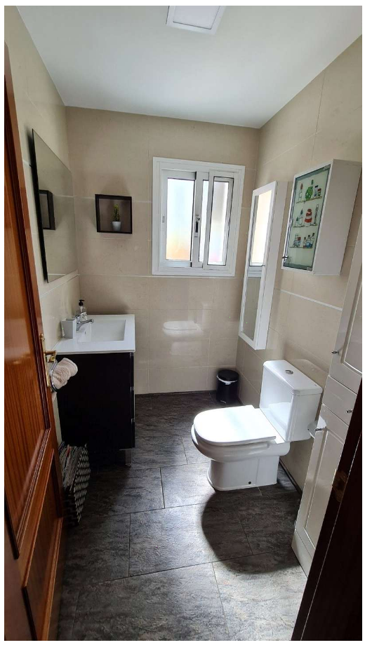 Villa Exclusiva en Torremolinos – Elegancia, Luz y Rentabilidad