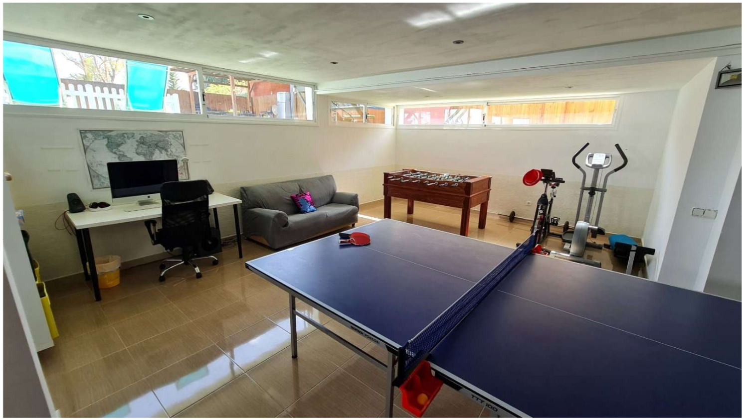 Villa Exclusiva en Torremolinos – Elegancia, Luz y Rentabilidad