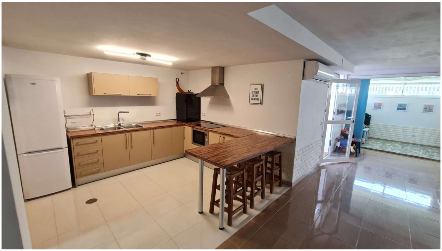 Villa Exclusiva en Torremolinos – Elegancia, Luz y Rentabilidad