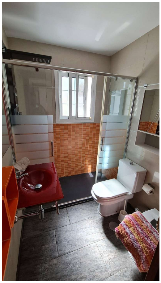 Villa Exclusiva en Torremolinos – Elegancia, Luz y Rentabilidad