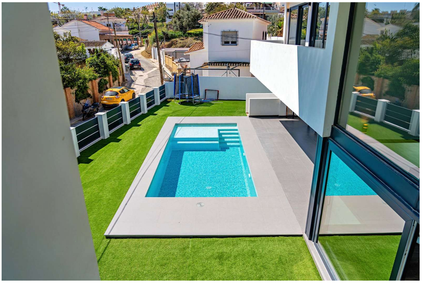 Villa Exclusiva en Torremolinos – Lujo, Luz y Ubicación Inmejorable