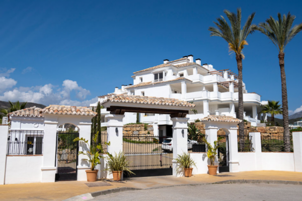 Exclusivo residencial de obra terminada en Nueva Andaluc...