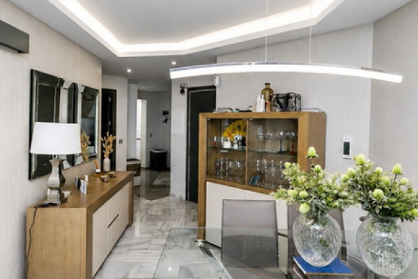 Renovado apartamento con terraza acristalada y vistas al...