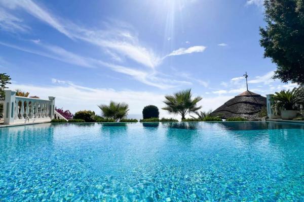 Una villa excepcional con vistas infinitas, Marbella