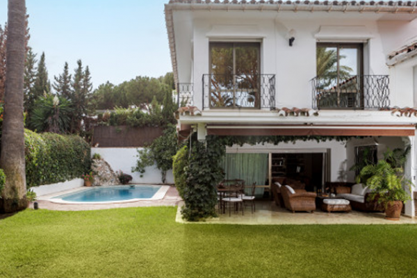Вилла в продаже в Los Monteros (Marbella)