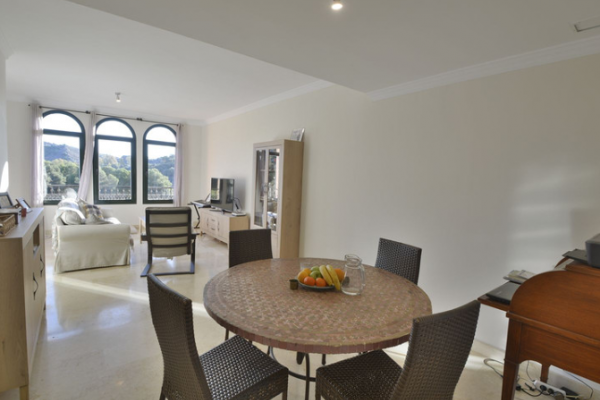 ELEGANTE APARTAMENTO EN PRIMERA LÍNEA DE GOLF ...