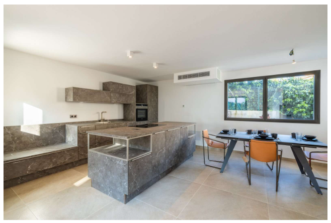 Villa de obra nueva con piscina y jardín en Port Adriano, Mallorca