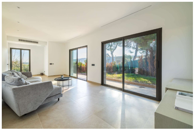 Villa de obra nueva con piscina y jardín en Port Adriano, Mallorca